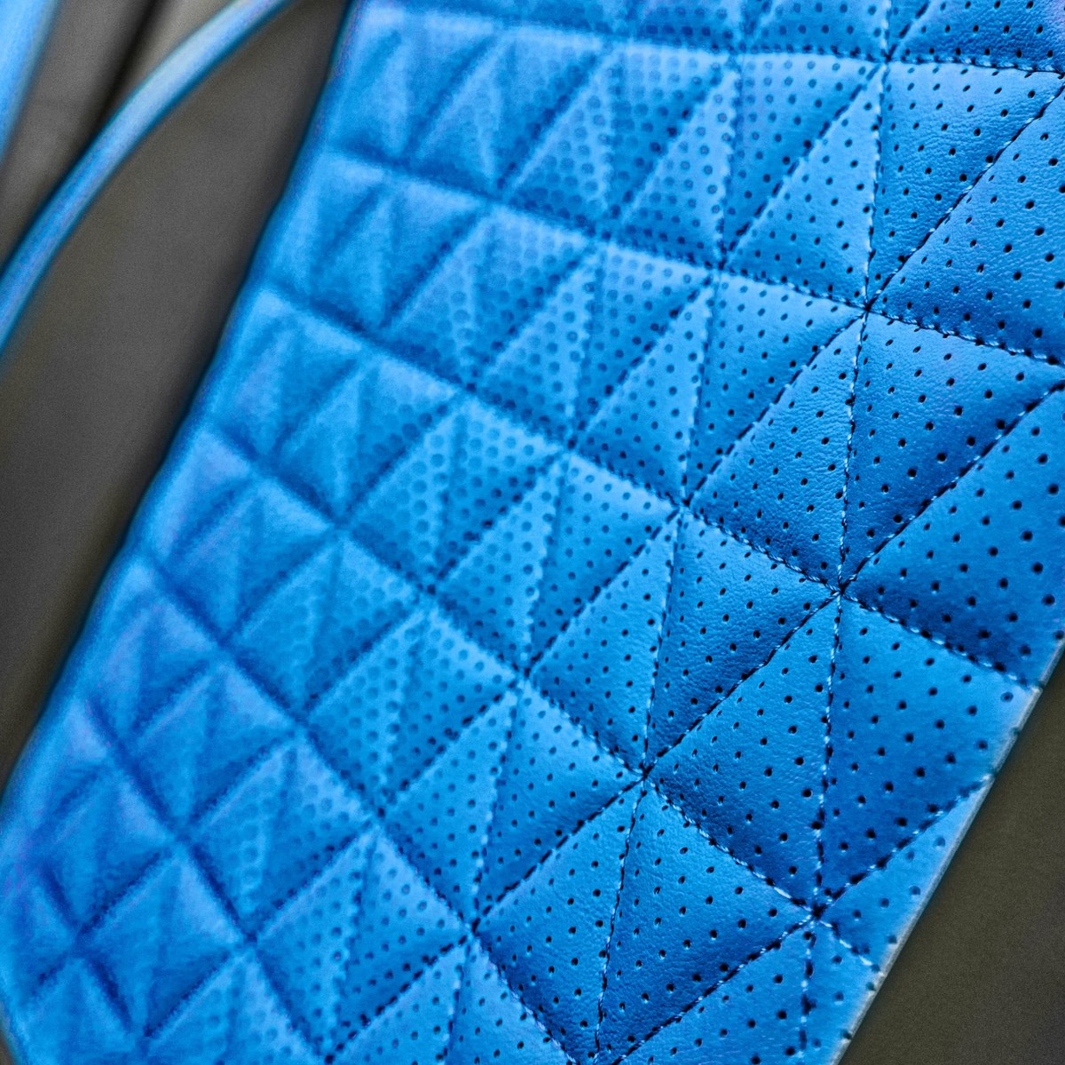 Diamond / Black & Blue